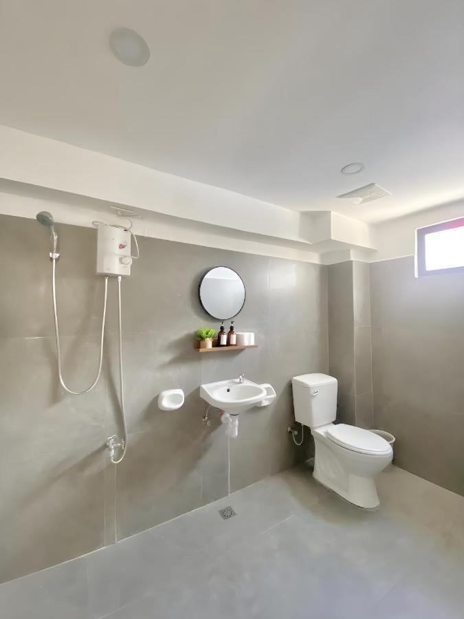 New Modern Suite Near Airport & Beach Sudtungan Luaran gambar