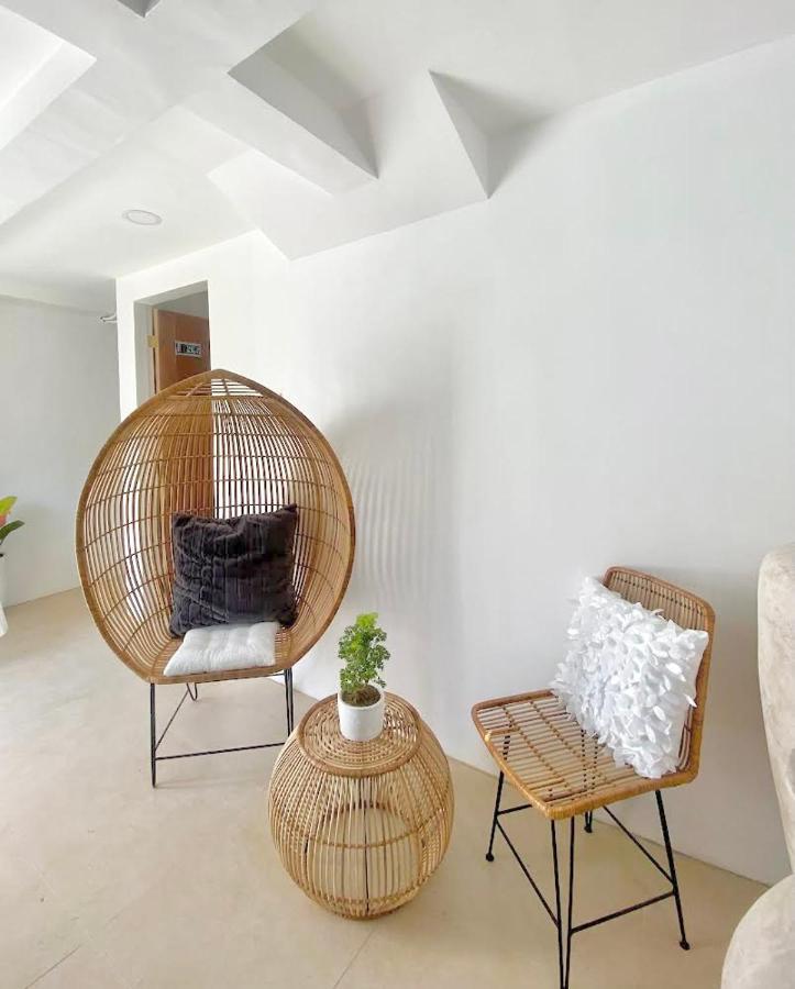 New Modern Suite Near Airport & Beach Sudtungan Luaran gambar